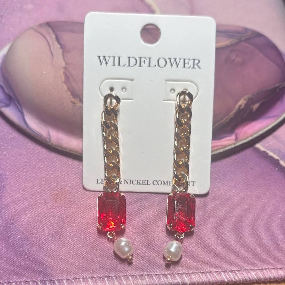 Wildflowers Gold Chain Earrings with Red Gemstone